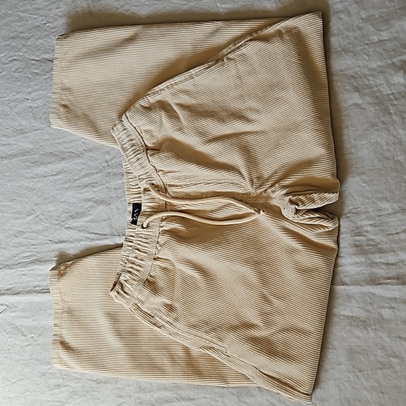 Man boohooMAN corduroy baggy pants size 30R - Picture 9 of 17